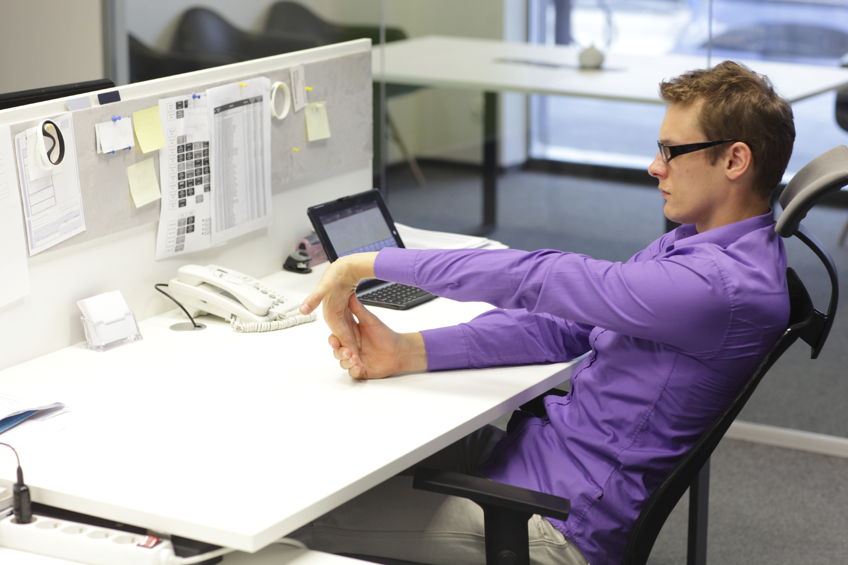 Deskercise 4 Exercises You Can Do At Work OSG